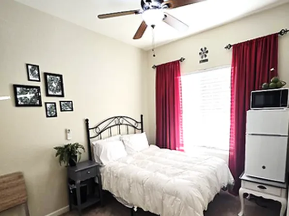 1048 S Carriage Ave, Fresno, CA 93727