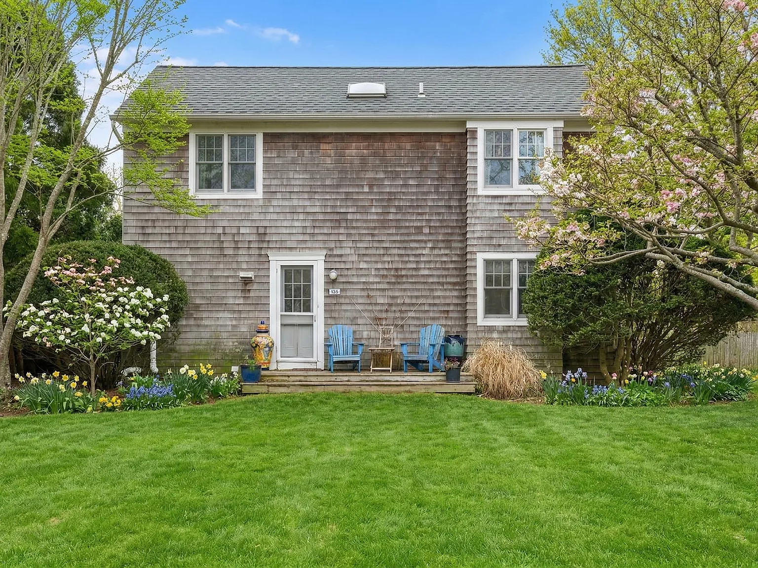 Southampton Village Summer Retreat with Gunite Pool & Pool House — Photo 1