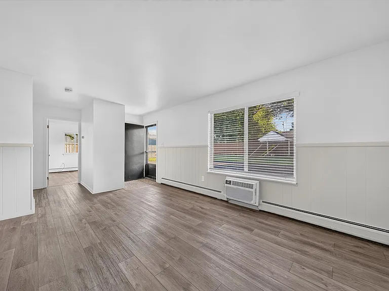 151 E McHattie St #10 — Photo 4