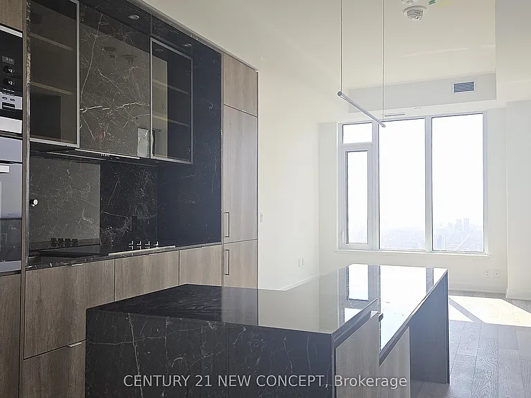 11 Yorkville Ave #5602 — Photo 9