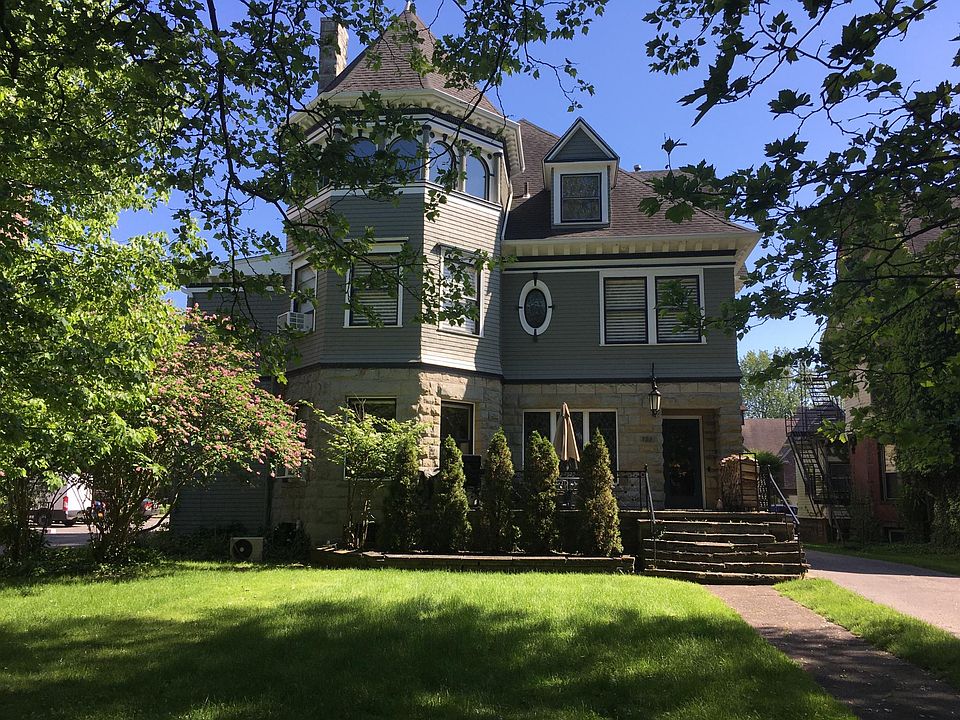 725 WEST FERRY