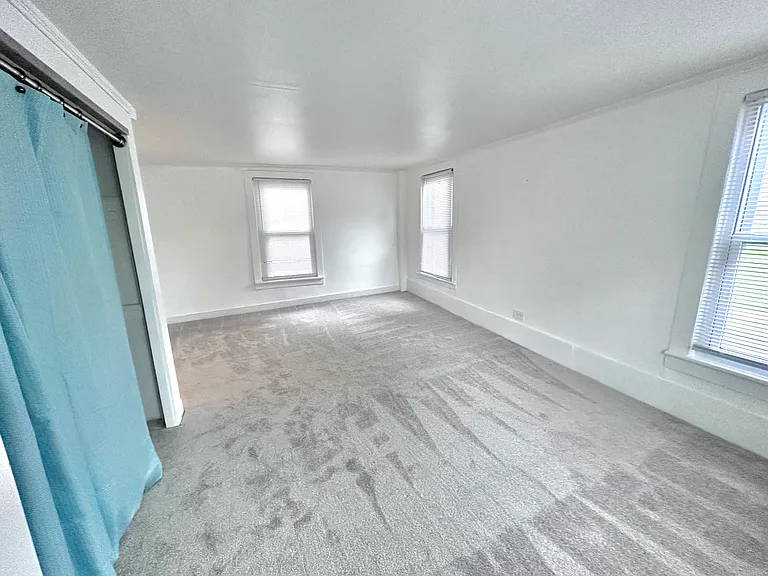 5758 Crabtree Ln — Photo 15