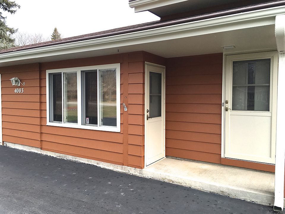entry to breezeway, front