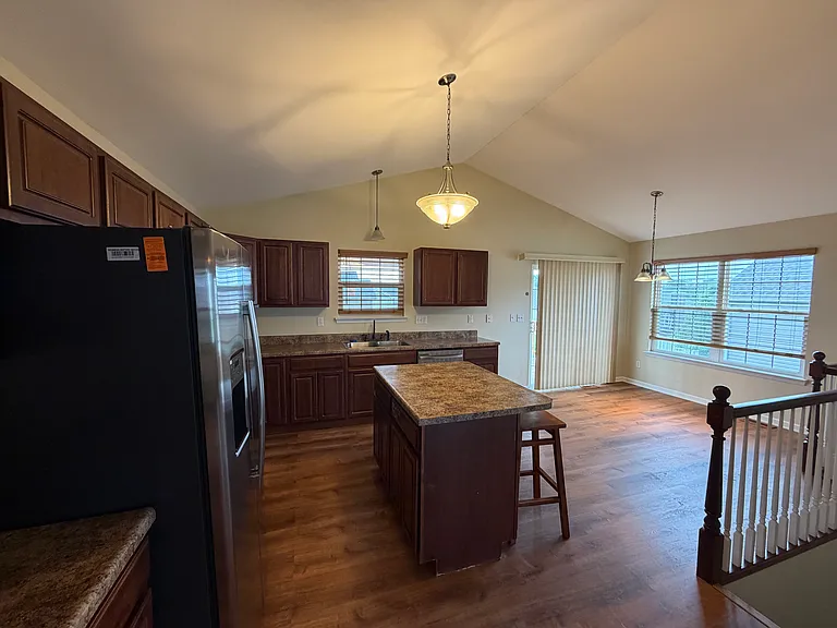 Meadow Crest Dr — Photo 14