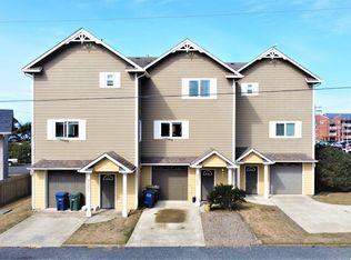 906 SW 7th St, Newport, OR 97365