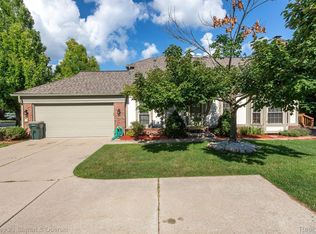 41704 Wild Turkey Ln, Canton, MI 48188