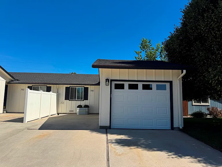 700 W Gallaher St — Photo 2
