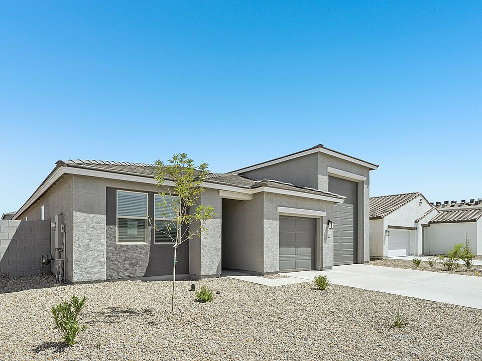 Estrella Crossing - Opal RV Garage Interior Image 1