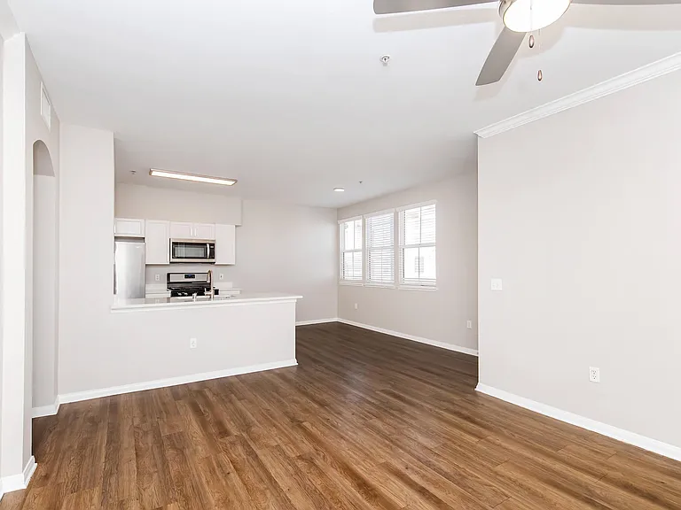 Vista Imperio Apartments — Photo 14