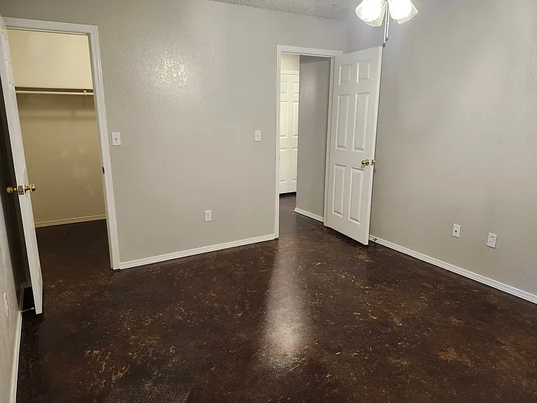 1911 Watts Rd — Photo 11