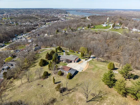 1519 Grape St, Hannibal, MO 63401