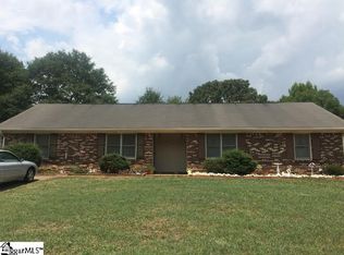 106 Colebrook Ct, Boiling Springs, SC 29316