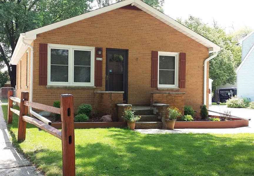 2 bed, 1.5 bath, 900 sqft, $2,200 — Photo 1