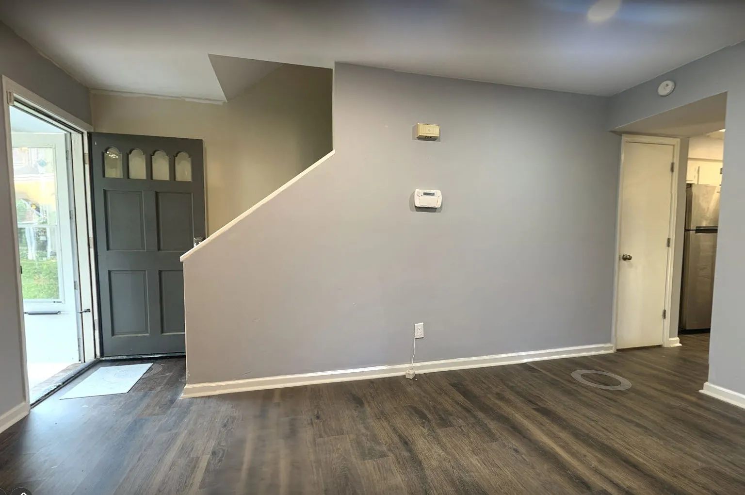 2 bed, 1.5 bath, 1055 sqft, $1,385 — Photo 2