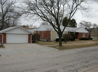 812 S Poplar Ave, Elmhurst, IL 60126