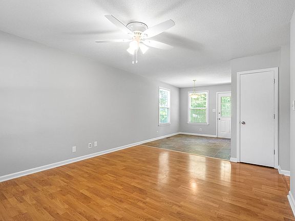 4th image of 354 Woodale Dr