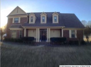 195 Foxwood Cir W, Hernando, MS 38632