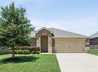 913 Alton Dr, Aubrey, TX 76227