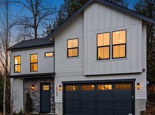 Parishs Garden Trs, Kirkland, WA 98033