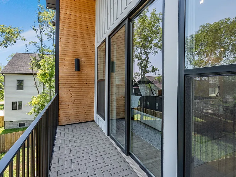 303 Riverside Dr #B — Photo 31