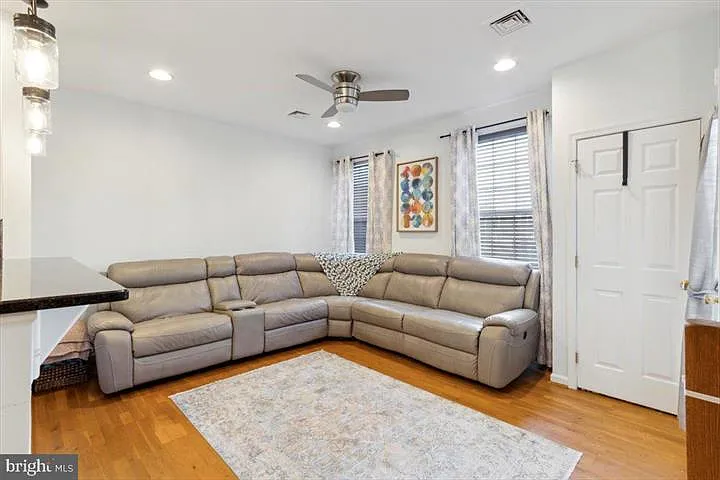 Generous sunlight living room