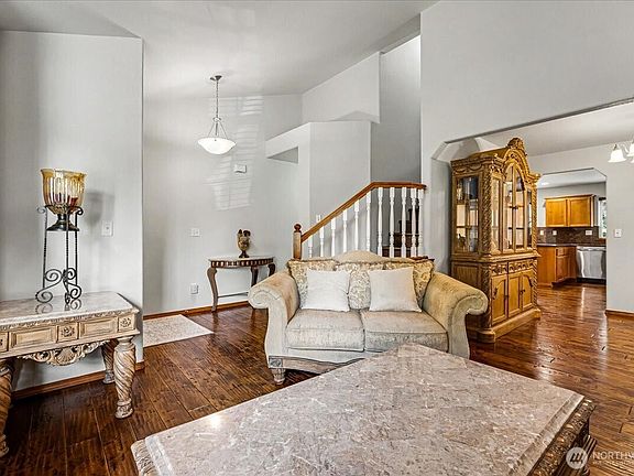 4th image of 2101 199th Street E