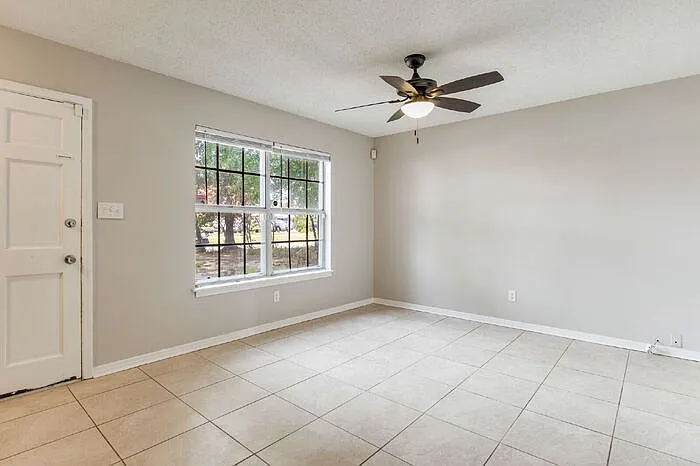 6240 Lanier Dr — Photo 18