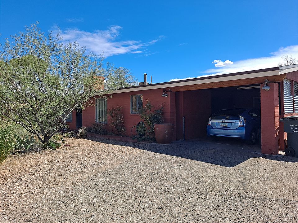 Front of house & carport