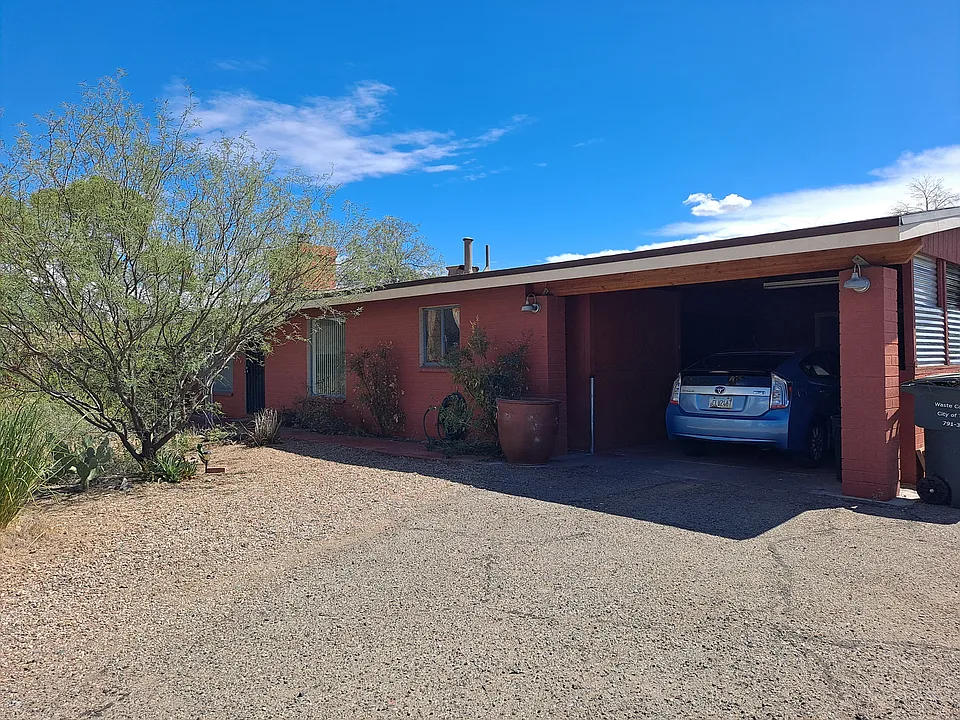 Front of house & carport