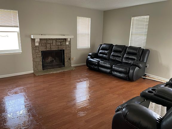 3rd image of 11001 NW Lema Dr APT A