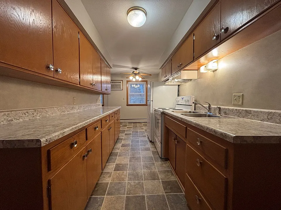 984 Van Buren Ave