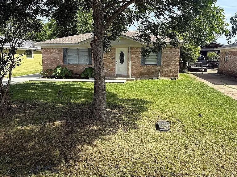 8807 Barton St — Photo 2