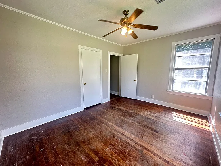 255 E Ratcliff St — Photo 11
