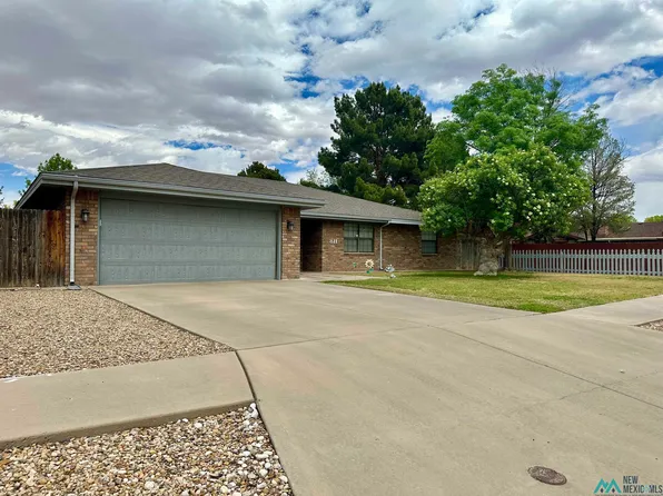 811 Monterrey Dr, Roswell, NM 88201