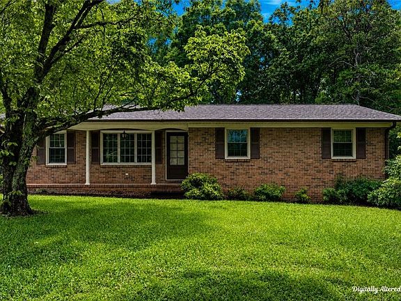 4th image of 153 Shady Ln