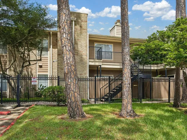 702 Bering Dr #117, Houston, TX 77057