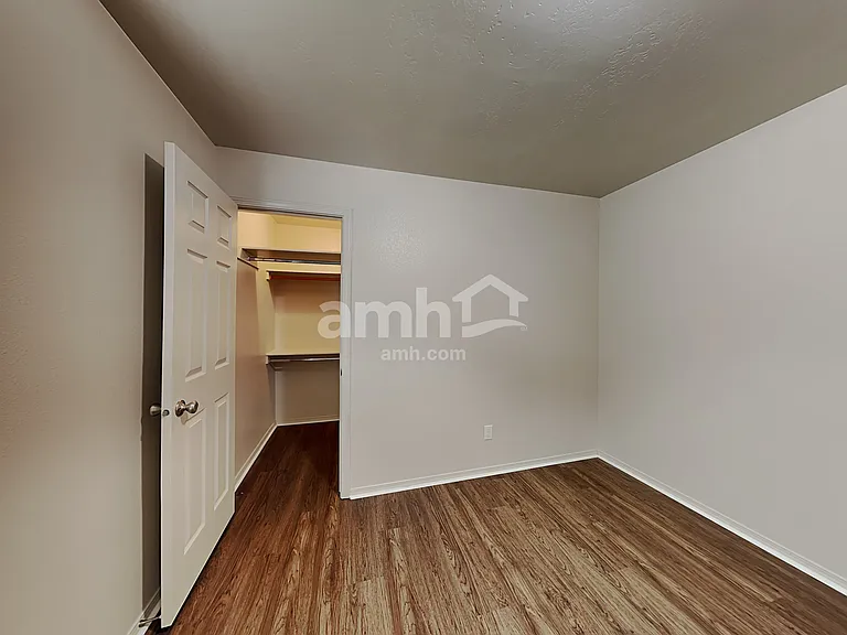 4418 N Alester Ave — Photo 11