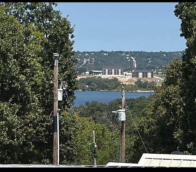 1st image of 76 Coachlight Ln