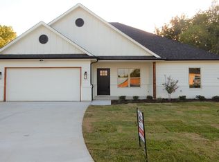 208 Fitzgerald Ct, Tioga, TX 76271