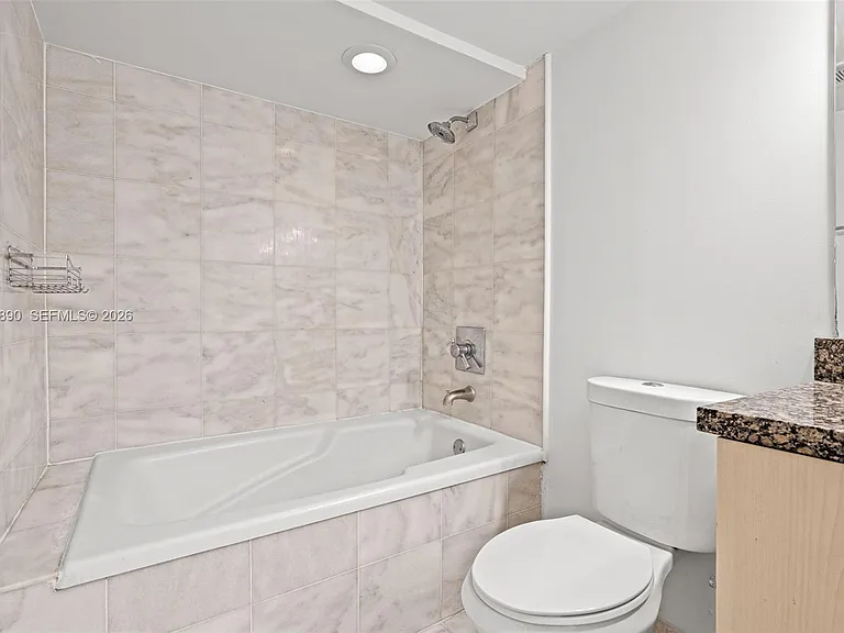6362 Collins Ave #514 — Photo 29