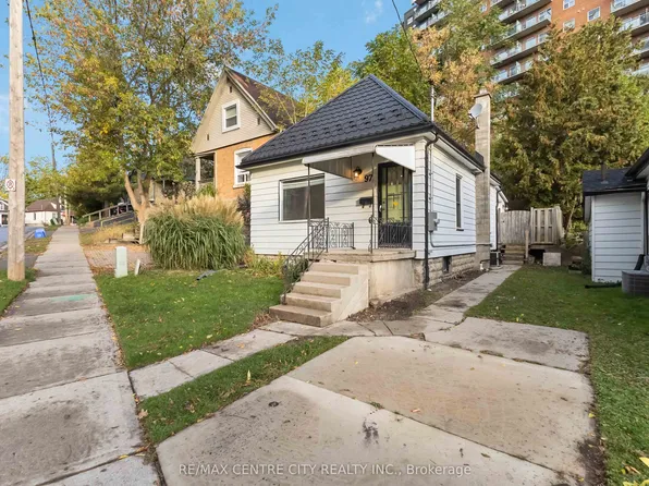 97 Walnut St, London, ON N6H 1C3