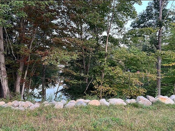 2nd image of 9 Browns Ct
