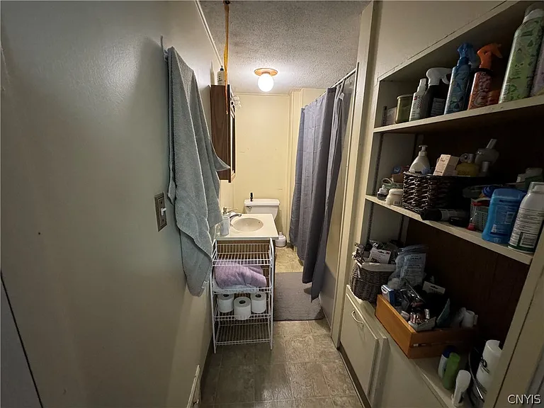 208 E Clark St #1 — Photo 13