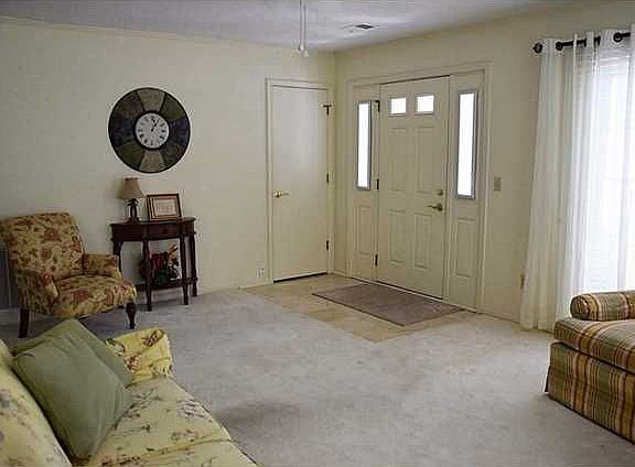 3rd image of 17 Olde Orchard Dr