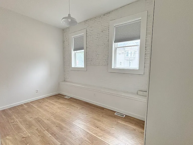 2258 W 10th St #2 — Photo 7