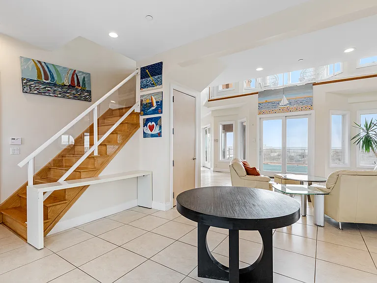 915 Dune Rd — Photo 15