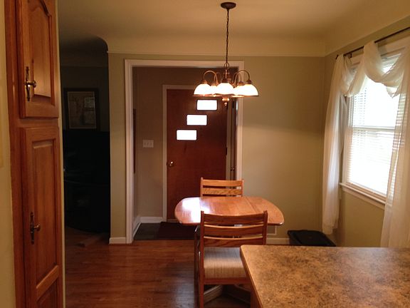 Diningroom/view fromKitchen