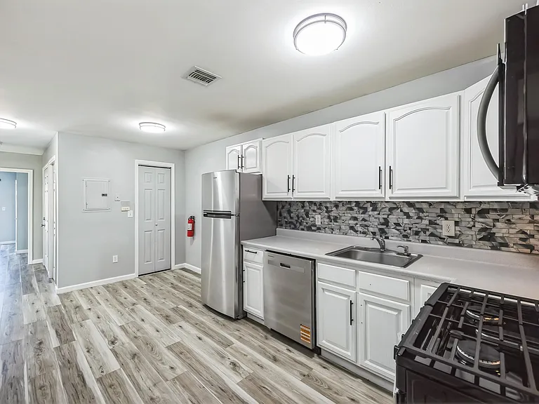 708 Ocean Ave — Photo 1