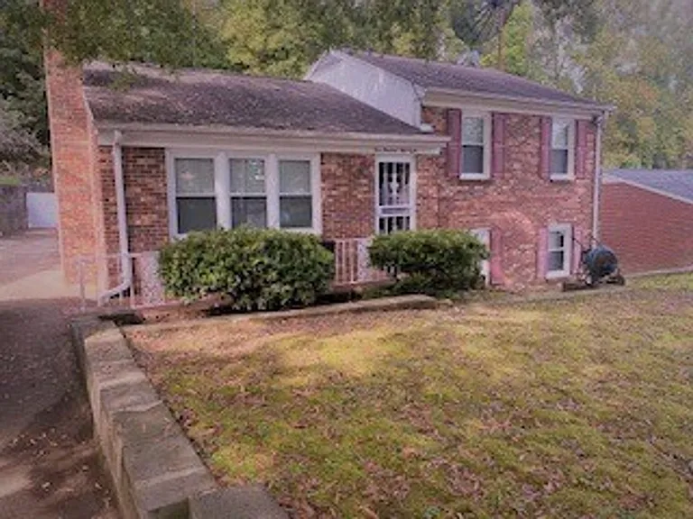 158 Kirkwood Dr — Photo 1
