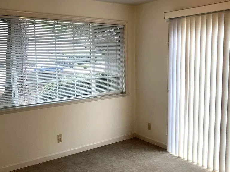2925 Applewood Ln — Photo 6